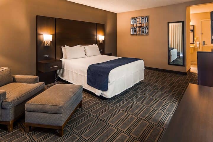 Room 10 of 20