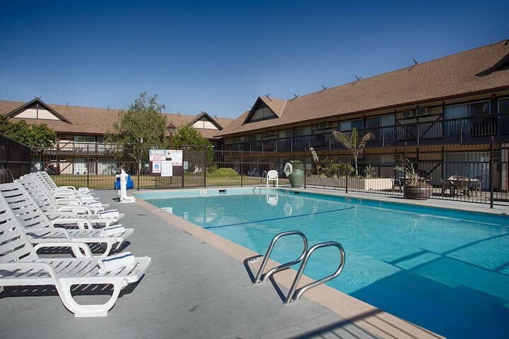 Pool 13 of 20